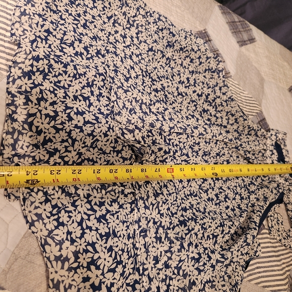 Floral Ruffle blouse - Picture 7 of 8